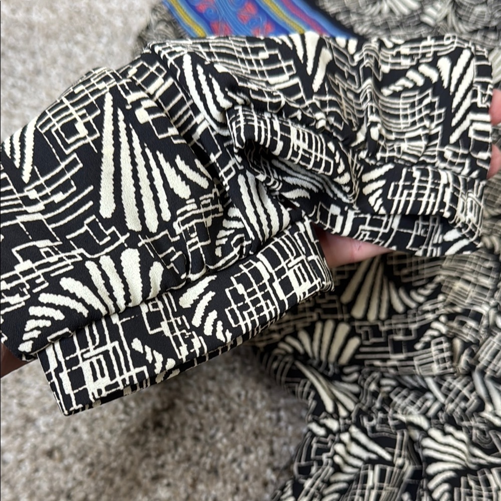 Lush Black and Blue Patterned Romper Small - Picture 13 of 14